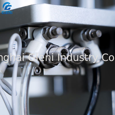 Viskositas Kosmetik Lip Gloss Filling Machine Servo Motor Driven Lifting