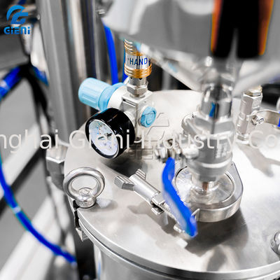 Mesin Pengaduk Serbuk Kosmetik 50L Berkecepatan Tinggi Dengan Perangkat Penyemprotan Minyak