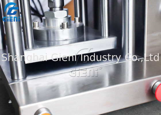 Mesin Press Bubuk Kosmetik Formular Laboratorium Pengumpanan Otomatis